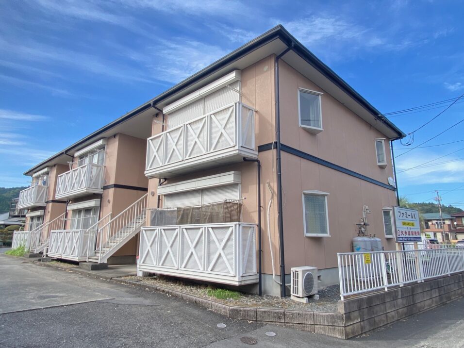 JR武蔵五日市駅まで徒歩12分！２Ｆ・角部屋のバス・トイレ別の３ＤＫ！